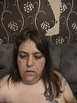 HouseWifeWhore Milf online show from June 4, 1:11 am