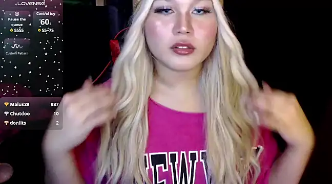 stacey wills44 online show from March 3, 11:56 pm