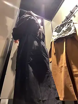 CrazzyChicks online show from March 20, 6:41 am