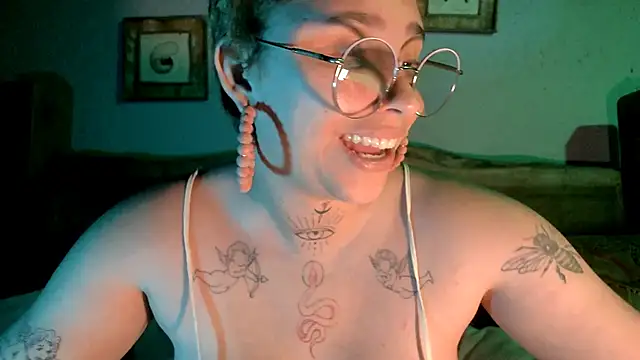 Snapshot of Lilmuh_ chatting on February 22, 11:46 pm Lilmuh online show from February 22, 11:46 pm