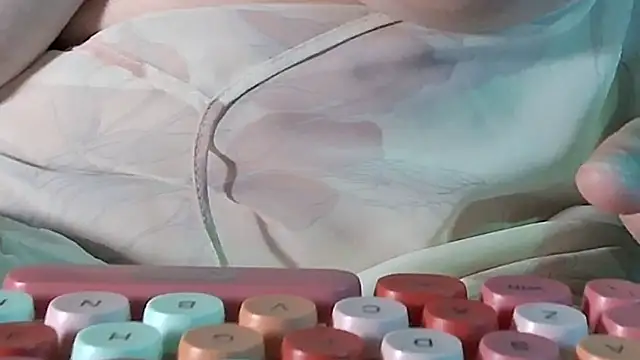 Snapshot of Lilmuh_ chatting on March 15, 3:18 am Lilmuh online show from March 15, 3:18 am