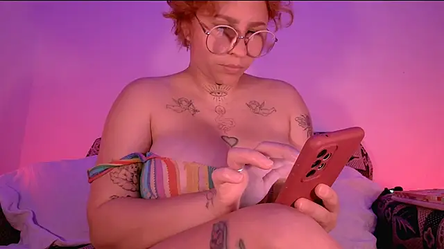 Snapshot of Lilmuh_ chatting on September 21, 12:56 am Lilmuh online show from September 21, 12:56 am