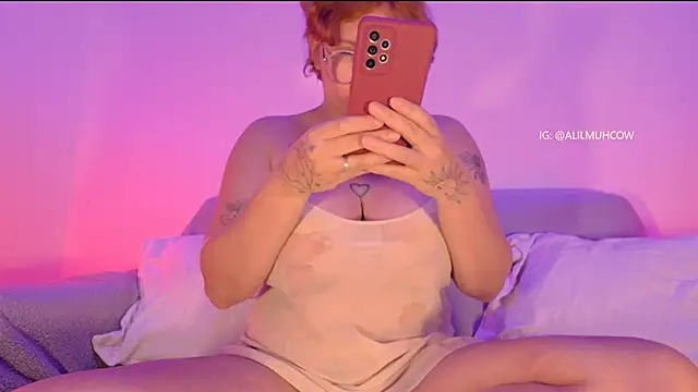 Snapshot of Lilmuh_ chatting on September 27, 12:15 am Lilmuh online show from September 27, 12:15 am