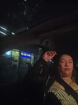 isabella rossse online show from November 18, 11:59 pm