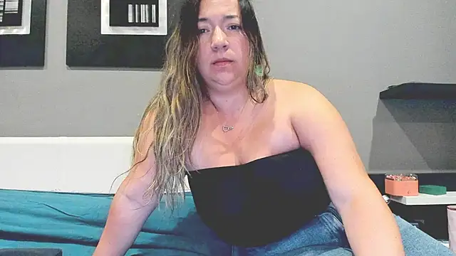 isabella rossse online show from April 12, 6:46 pm