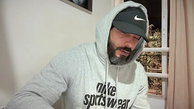 romeolovedark online show from January 6, 5:33 am