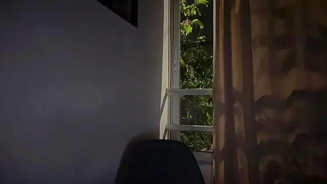 romeolovedark online show from April 9, 6:19 am