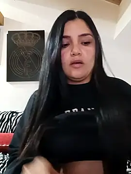 Snapshot of laura_dirtyhot chatting on October 30, 5:35 pm laura dirtyhot online show from October 30, 5:35 pm