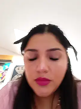 Snapshot of laura_dirtyhot chatting on November 8, 11:10 am laura dirtyhot online show from November 8, 11:10 am