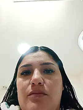 Snapshot of laura_dirtyhot chatting on November 9, 11:41 am laura dirtyhot online show from November 9, 11:41 am