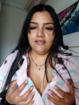 Snapshot of laura_dirtyhot chatting on December 4, 9:51 am laura dirtyhot online show from December 4, 9:51 am