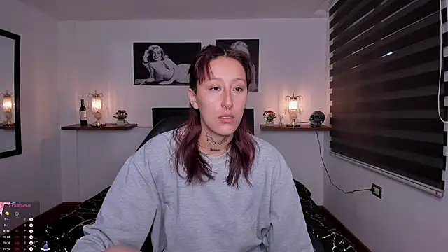 Mariana Joness online show from October 11, 2:11 am