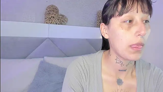 Mariana Joness online show from April 11, 2:49 am