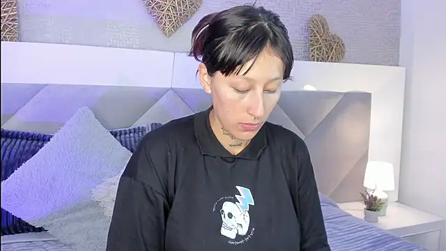 Mariana Joness online show from April 17, 2:58 am