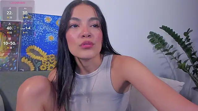 TIFFANYRUSSO online show from March 3, 5:46 am