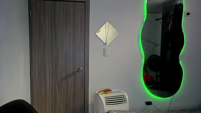 Kris Khalifa69 online show from October 4, 10:02 am