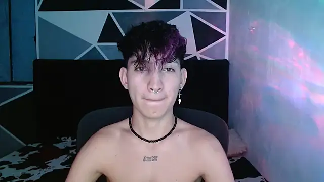 littlextreme online show from December 13, 1:37 am