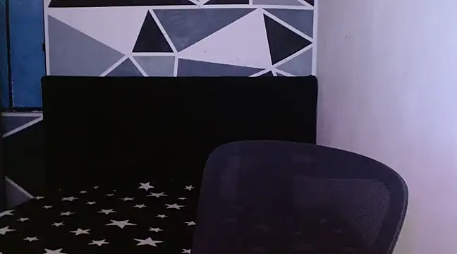 littlextreme online show from December 24, 4:11 am