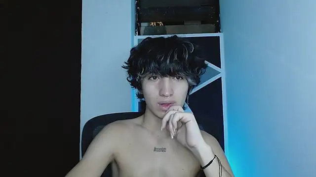 littlextreme online show from January 17, 5:12 am