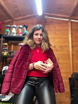 Snapshot of DaisyVibesss chatting on December 29, 4:40 pm DaisyVibesss online show from December 29, 4:40 pm