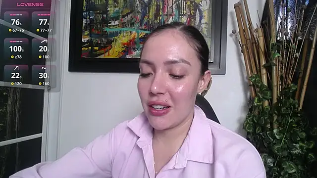 Snapshot of brianna_196 chatting on April 24, 7:38 pm brianna 196 online show from April 24, 7:38 pm