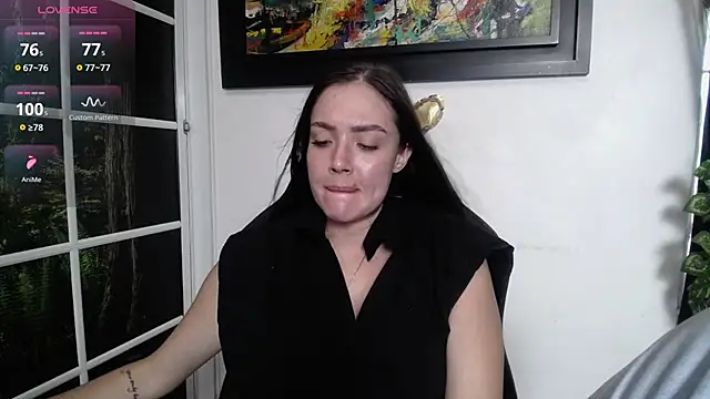 Snapshot of brianna_196 chatting on May 6, 8:14 pm brianna 196 online show from May 6, 8:14 pm