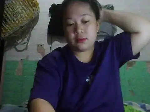 hotsexylyn online show from December 16, 4:39 am