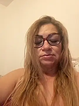 gisela27 online show from April 8, 2:55 am