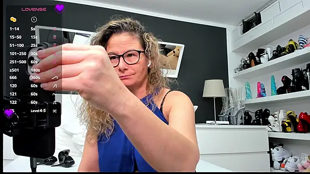 izzy-mendosa online show from January 5, 2:30 pm