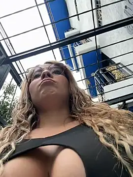 Snapshot of ValeriaHot69 chatting on November 24, 3:12 pm ValeriaHot69 online show from November 24, 3:12 pm