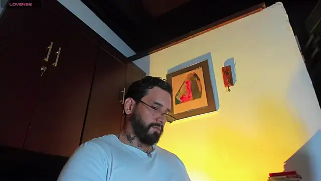 CamiloGray  online show from April 22, 3:24 pm