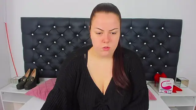 Snapshot of EvaLick chatting on December 4, 5:16 am EvaLick online show from December 4, 5:16 am