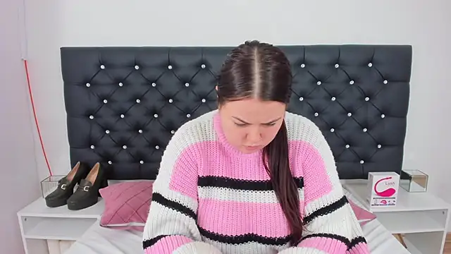 Snapshot of EvaLick chatting on December 30, 10:10 am EvaLick online show from December 30, 10:10 am