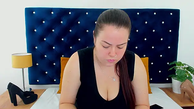 Snapshot of EvaLick chatting on November 19, 6:46 am EvaLick online show from November 19, 6:46 am