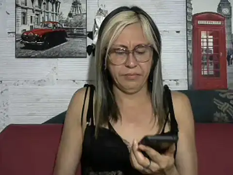 divahot08 online show from December 5, 3:28 pm