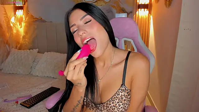 adda mancini online show from April 16, 4:02 am