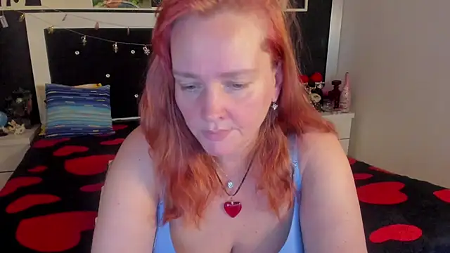 Snapshot of SinFulTitsDD chatting on February 7, 8:20 pm SinFulTitsDD online show from February 7, 8:20 pm