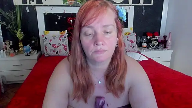 Snapshot of SinFulTitsDD chatting on February 12, 10:59 pm SinFulTitsDD online show from February 12, 10:59 pm