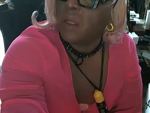 Snapshot of Gray-Platinum-Orchid chatting on January 1, 5:33 pm Gray-Platinum-Orchid online show from January 1, 5:33 pm