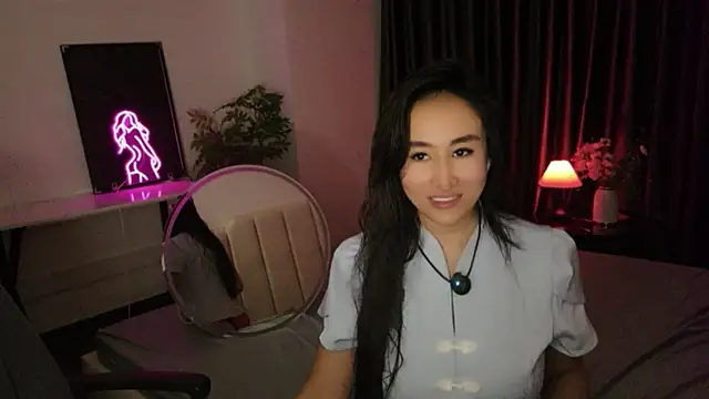 Snapshot of AsianQueens chatting on June 26, 1:48 pm AsianQueens online show from June 26, 1:48 pm