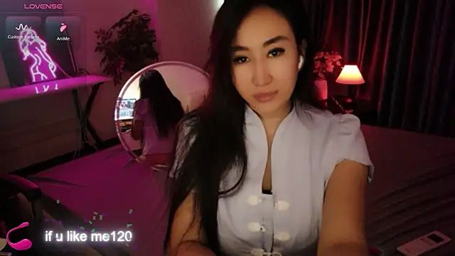 Snapshot of AsianQueens chatting on June 29, 2:18 am AsianQueens online show from June 29, 2:18 am