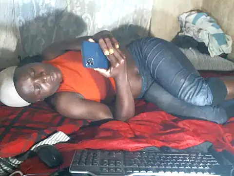 Snapshot of cute-shamza chatting on February 12, 2:17 am cute-shamza online show from February 12, 2:17 am