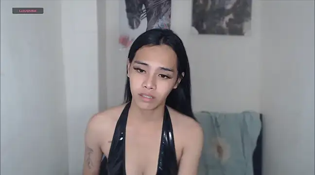 Snapshot of shecutie69 chatting on December 22, 12:28 am shecutie69 online show from December 22, 12:28 am