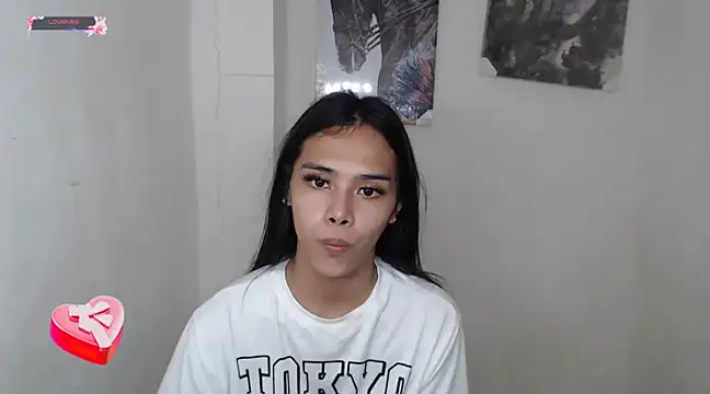 Snapshot of shecutie69 chatting on January 10, 8:07 am shecutie69 online show from January 10, 8:07 am