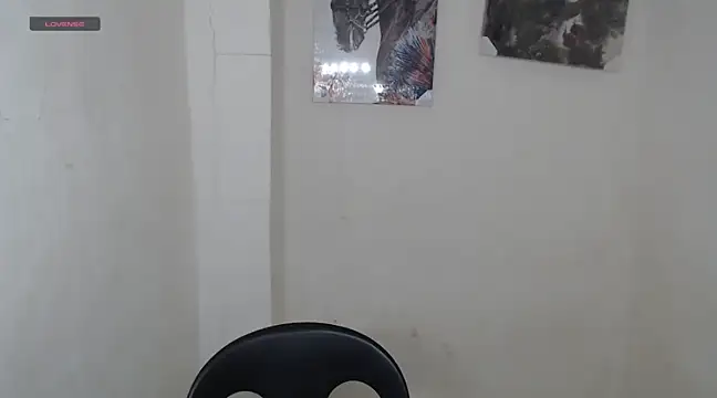 Snapshot of shecutie69 chatting on January 11, 1:27 am shecutie69 online show from January 11, 1:27 am