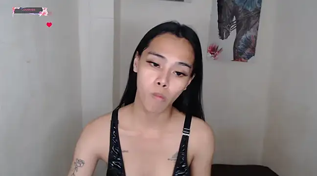 Snapshot of shecutie69 chatting on February 17, 9:19 pm shecutie69 online show from February 17, 9:19 pm