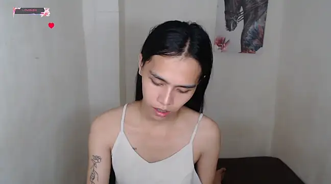 Snapshot of shecutie69 chatting on February 22, 3:56 am shecutie69 online show from February 22, 3:56 am