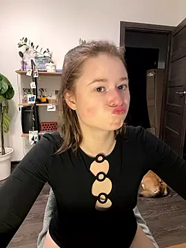 Snapshot of sweetest_pie chatting on December 8, 9:41 pm sweetest pie online show from December 8, 9:41 pm