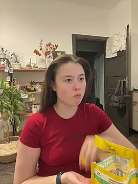 Snapshot of sweetest_pie chatting on February 7, 8:42 pm sweetest pie online show from February 7, 8:42 pm