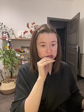 Snapshot of sweetest_pie chatting on February 20, 6:57 pm sweetest pie online show from February 20, 6:57 pm